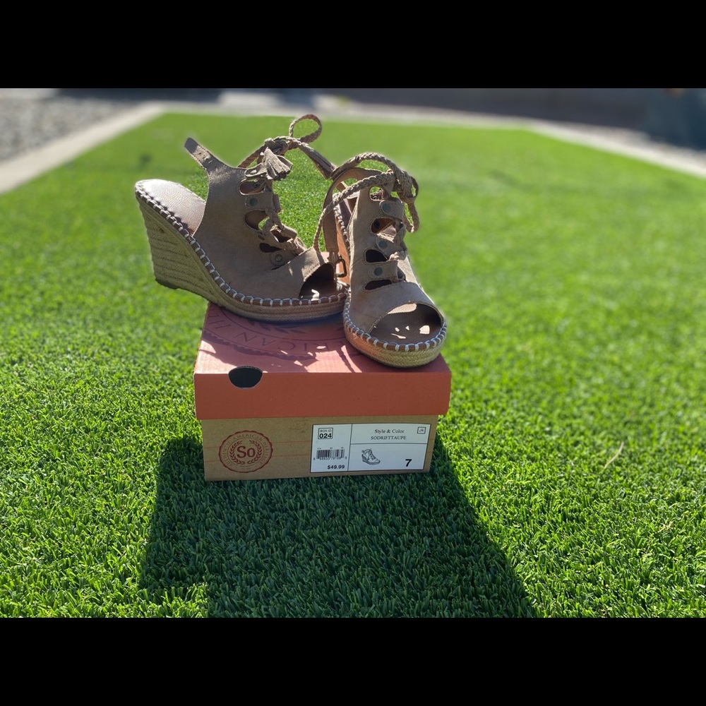 So. Boho faux suede lace up Wedges